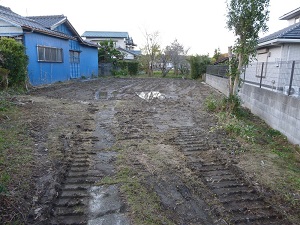 No.80 宅地(民家と民家に挟まれた土地)