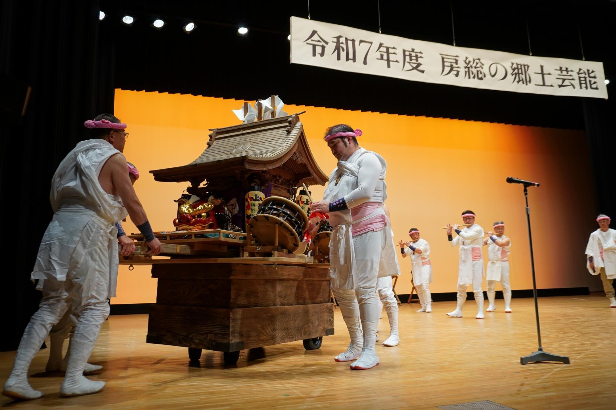 上原神楽囃子写真2